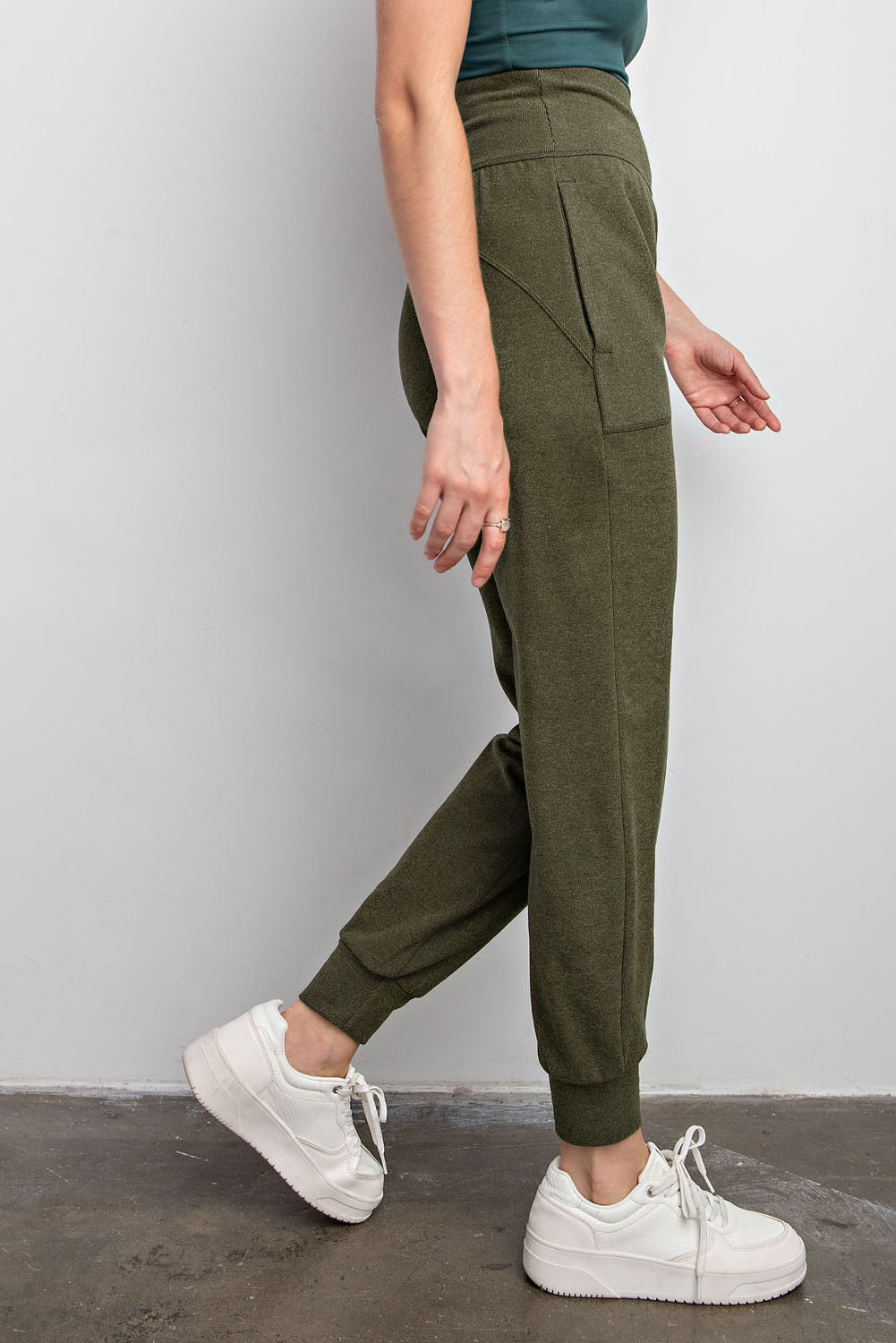 Rib Brushed Jogger Pants in Olive