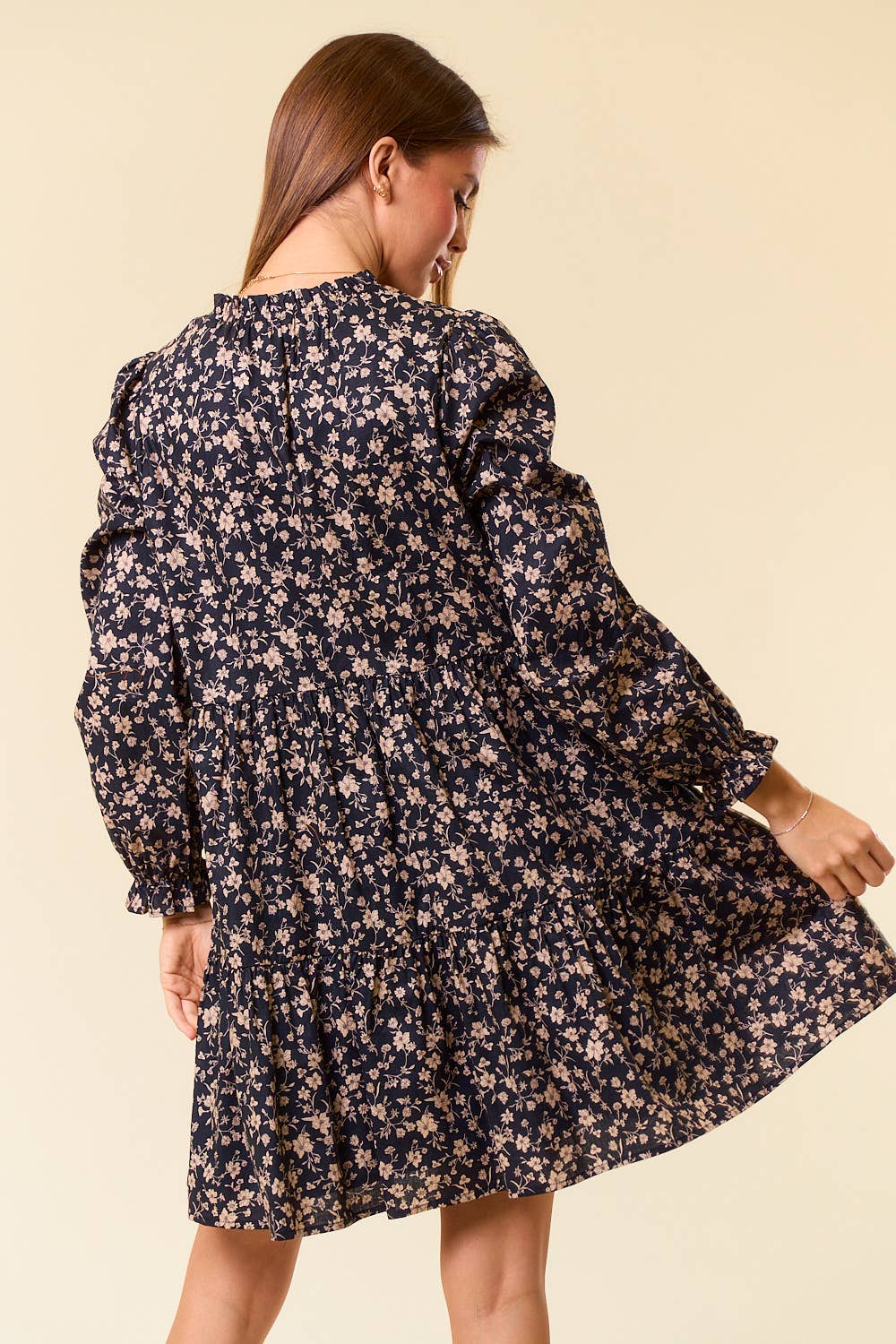 Floral Print Long Sleeve Tiered Mini Dress in Black